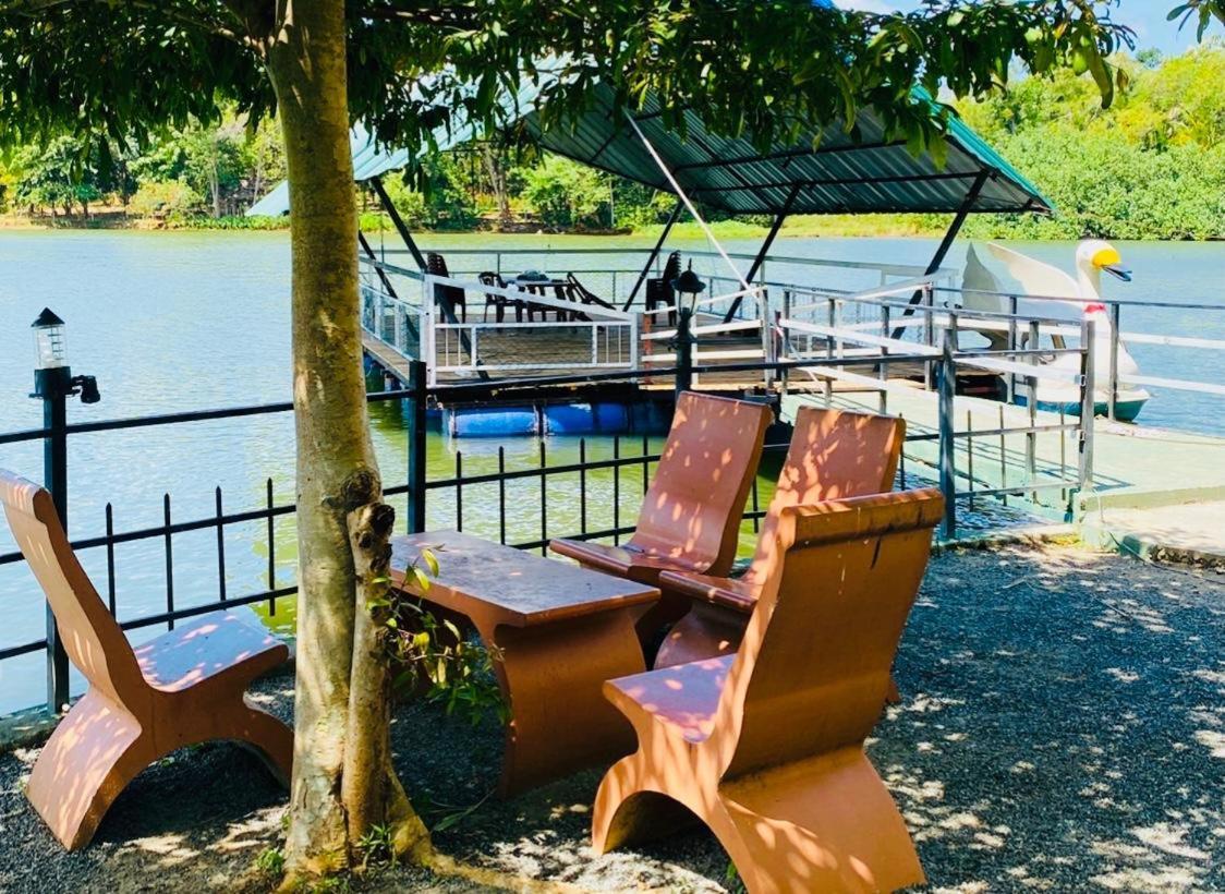 Pelican Lake Udawalawe Ngoại thất bức ảnh