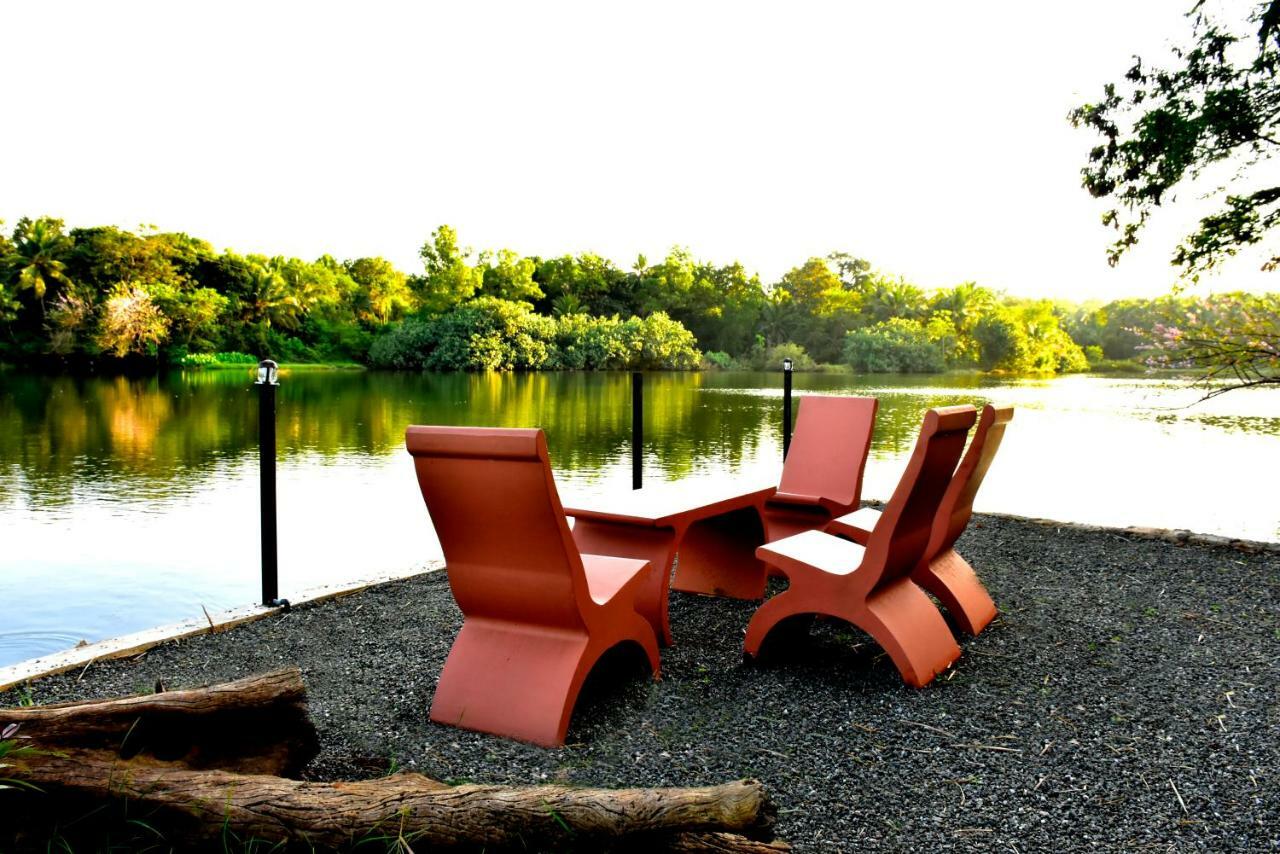 Pelican Lake Udawalawe Ngoại thất bức ảnh